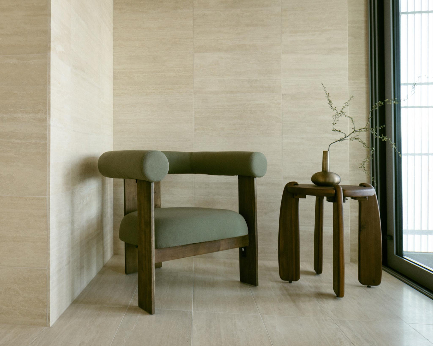 Tola Outdoor Lounge Chair