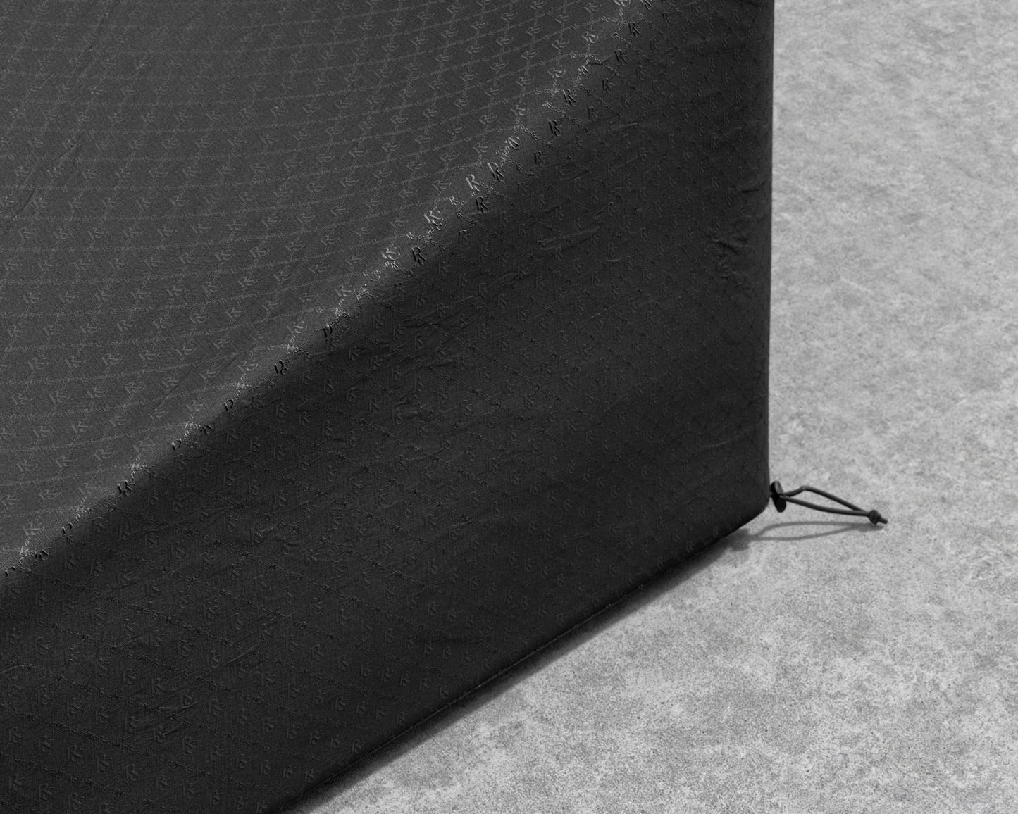 Arya Outdoor Right Arm Cover - Outdoor Cover - Black