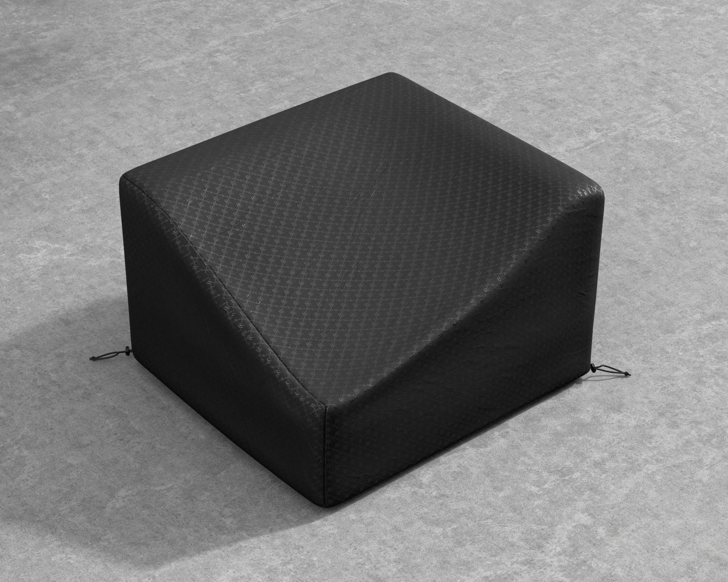 Arya Outdoor Right Arm Cover - Outdoor Cover - Black