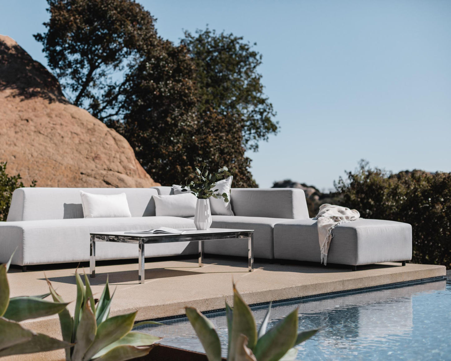 Mika Outdoor Modular - Encino