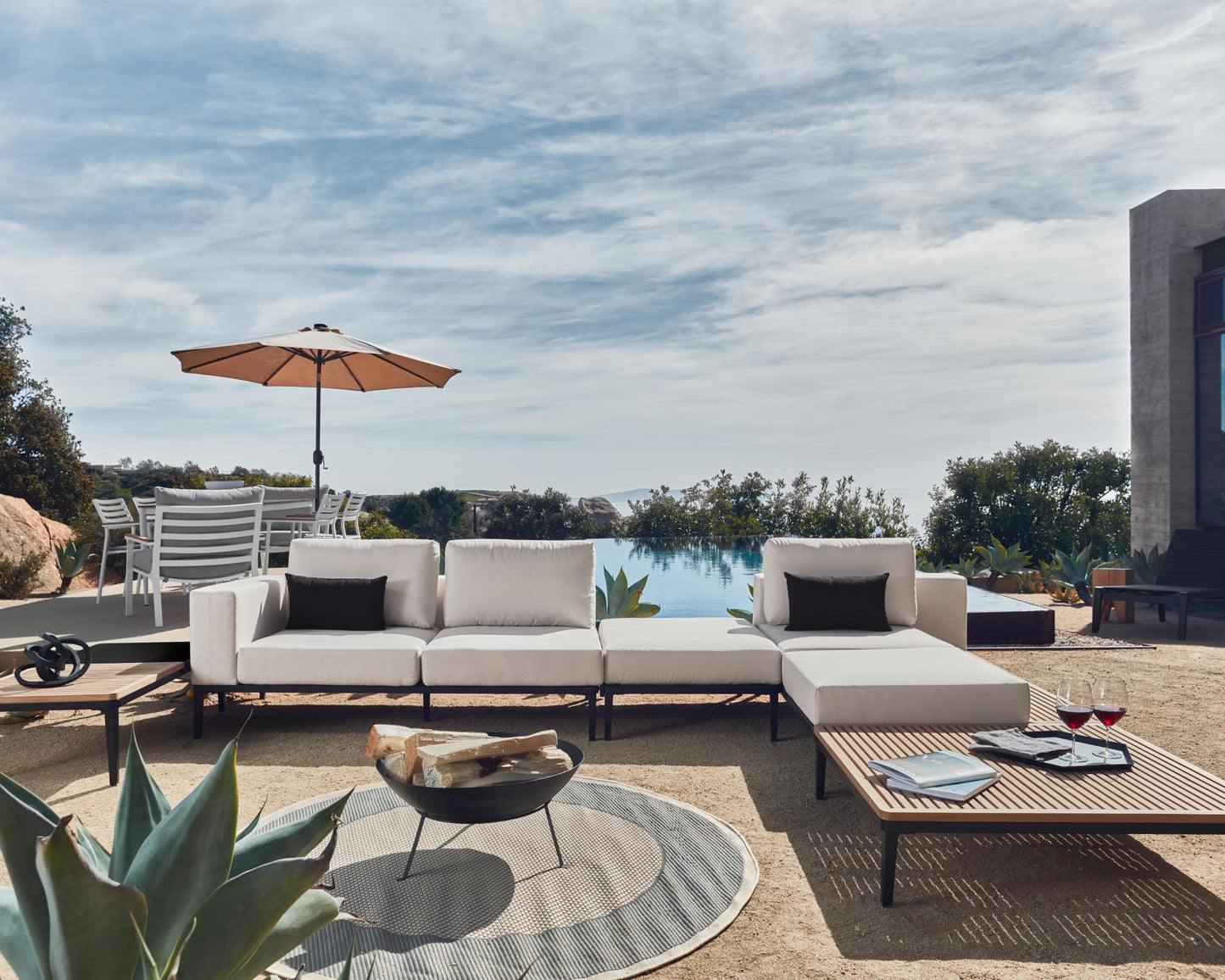 Francis Outdoor Right Chaise